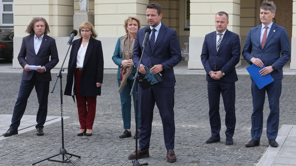 Jeszcze w tym roku rząd rozpocznie drugą turę przyjmowania wniosków na dofinansowanie samorządowych inwestycji - zapowiada wiceminister spraw wewnętrznych i administracji Paweł Szefernaker. 