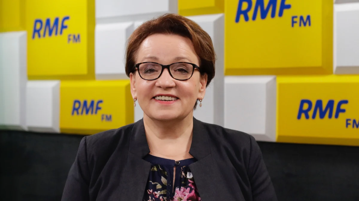 „Nie można zamknąć kopalni. Kopalni nie zamyka się z dnia na dzień. Nie tylko dlatego, że jest ogromny problem z bezpieczeństwem energetycznym. Jeżeli nie możemy zamknąć kopalni, to nie możemy płacić kary. Jest to kara za to, że nie możemy zamknąć kopalni” - powiedziała w Popołudniowej rozmowie w RMF FM Anna Zalewska, eurodeputowana Prawa i Sprawiedliwości, była minister edukacji.