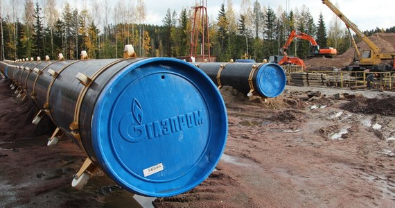 "Walka o bałtycki gazociąg Nord Stream 2 osiągnęła nowy poziom eskalacji. Wiele wskazuje na to, że rosyjski gaz ziemny będzie wkrótce dostarczany rurociągiem do Niemiec, choć nie uzyskano jeszcze na to wszystkich pozwoleń" - pisze portal RedaktionsNetzwerk Deutschland (RND).