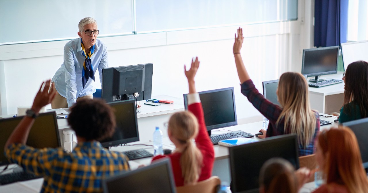 Od września duże zmiany w szkołach. Ponad 2 mld zł z KPO na tysiące pracowni