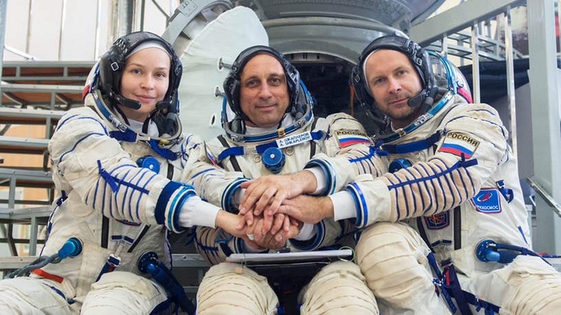 Kilka dni temu, Rosjanie wysłali na pokład Międzynarodowej Stacji Kosmicznej małą ekipę filmową, która już rozpoczęła kręcenie scen do pierwszego w historii filmu fabularnego realizowanego w przestrzeni kosmicznej.
