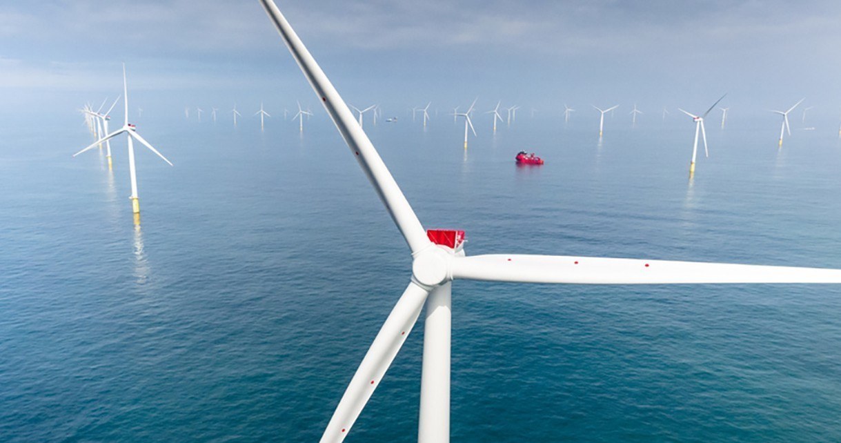 Firma General Electric właśnie pochwaliła się uruchomieniem w Holandii prototypu najwydajniejszej obecnie na świecie turbiny wiatrowej, która w setkach sztuk pojawi się w przyszłości również na należących do Polski morskich farmach wiatrowych na Bałtyku.
