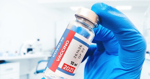 Pracownicy medyczni mogą już szczepić się 3. dawką szczepionki przeciwko koronawirusowi – poinformował rzecznik rządu Gabriel Attal.

 