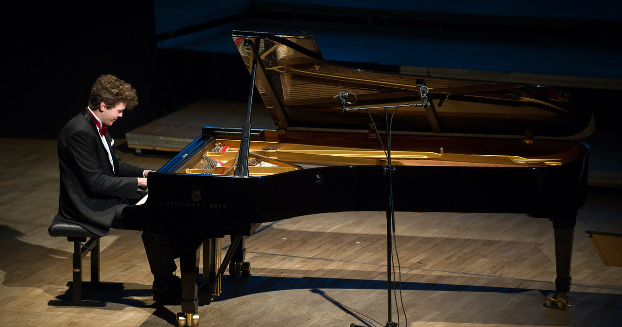 45 pianistów, w tym dziewięciu Polaków zakwalifikowało się do II etapu XVIII Międzynarodowego Pianistycznego Konkursu im. Fryderyka Chopina. Na antenie TVP Kultura można oglądać transmisje wszystkich etapów konkursu.