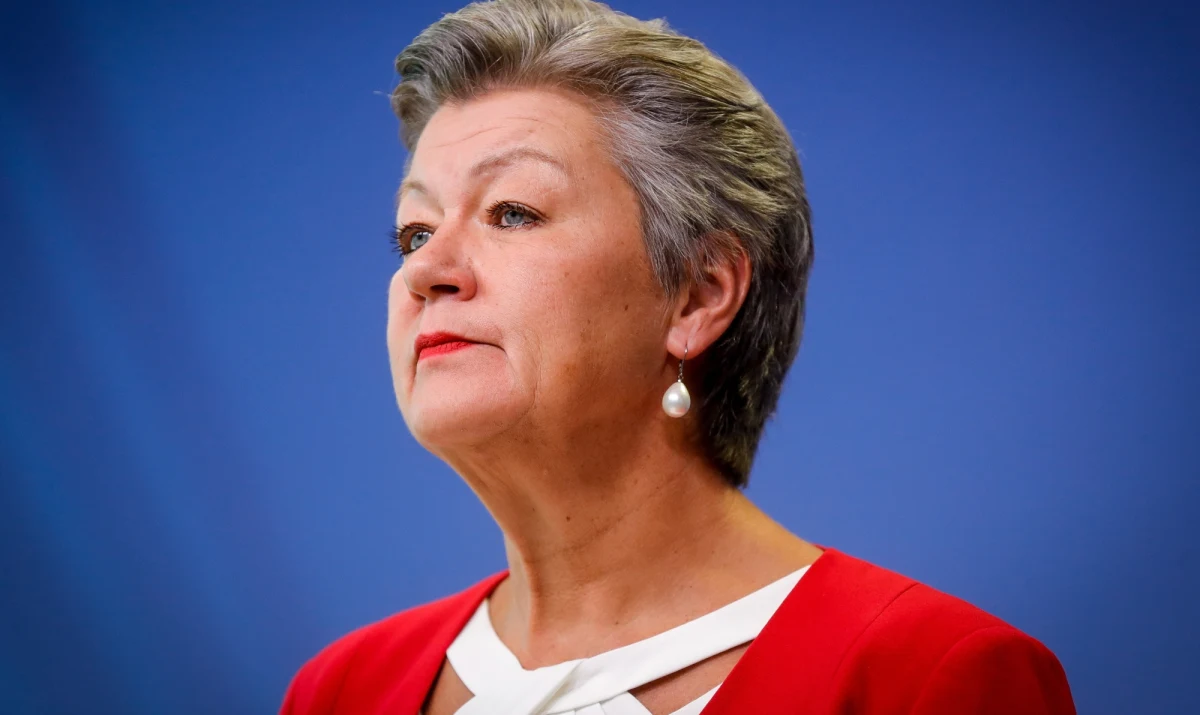 Unijna komisarz ds. wewnętrznych Ylva Johansson poinformowała w Brukseli, że pozostaje w kontakcie z polskimi władzami w związku z kryzysem migracyjnym na granicy z Białorusią oraz w sprawie ewentualnego dostępu przedstawicieli KE do strefy przygranicznej. 