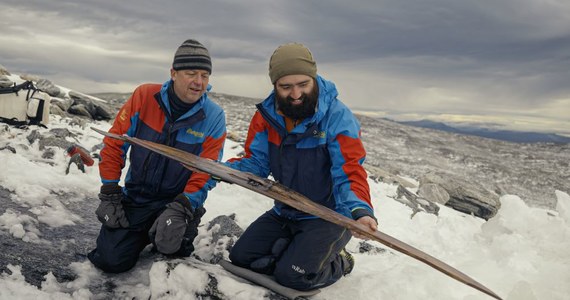 Zespół norweskich archeologów znalazł w zboczu góry Digervarden drewniane narty, który – jak oszacowano – mają 1300 lat.