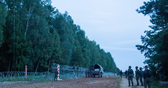 W piątek strażnicy graniczni odnotowali 553 próby nielegalnego przekroczenia granicy z Białorusi do Polski. Zatrzymali ośmiu nielegalnych imigrantów, w tym czterech obywateli Iraku - poinformowała w sobotę Straż Graniczna.