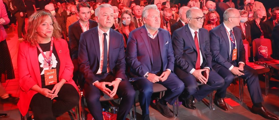 Włodzimierz Czarzasty i Robert Biedroń zostali wybrani współprzewodniczącymi Nowej Lewicy. Biedroń otrzymał 936 głosów, Czarzastego poparło 887 delegatów.