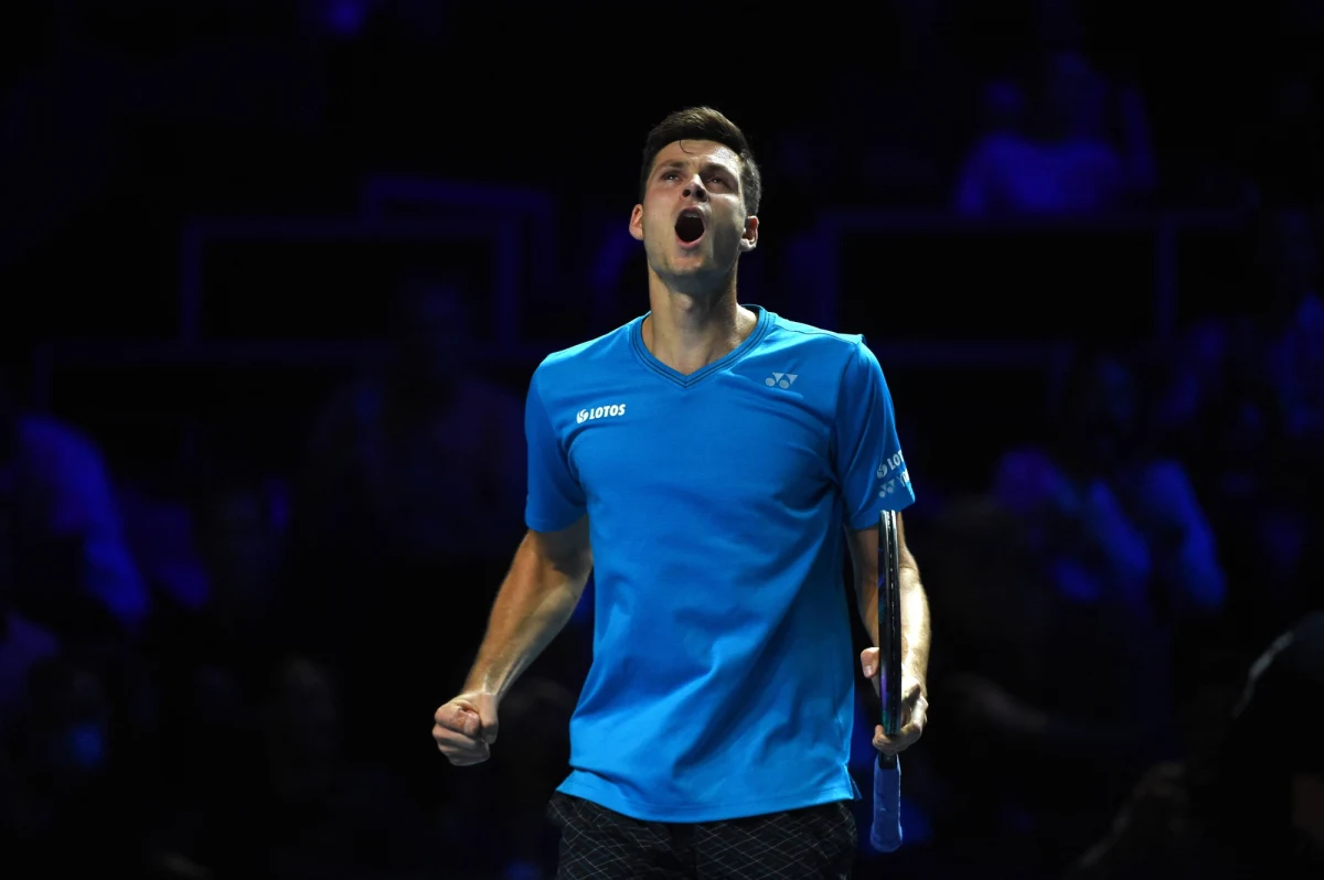 ​Hubert Hurkacz pokonał Australijczyka Alexeia Popyrina 6:1, 7:5 i awansował do trzeciej rundy (1/16 finału) tenisowego turnieju ATP rangi Masters 1000 w kalifornijskim Indian Wells. Kolejnego rywala rozstawionego z "ósemką" Polaka wyłoni mecz Amerykanów - Sebastiana Kordy i Francesa Tiafoe.