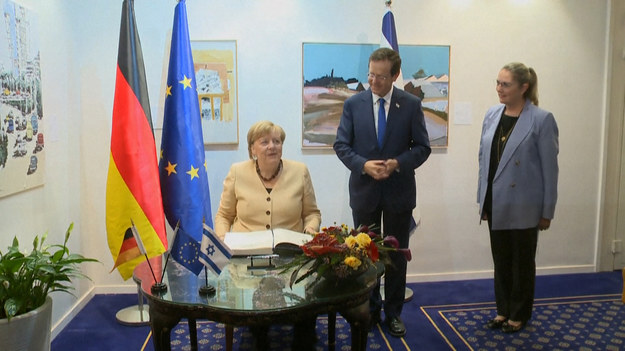 Ustępująca niemiecka kanclerz Angela Merkel spotkała się w Jerozolimie z prezydentem Izraela podczas swojej pożegnalnej trasy.