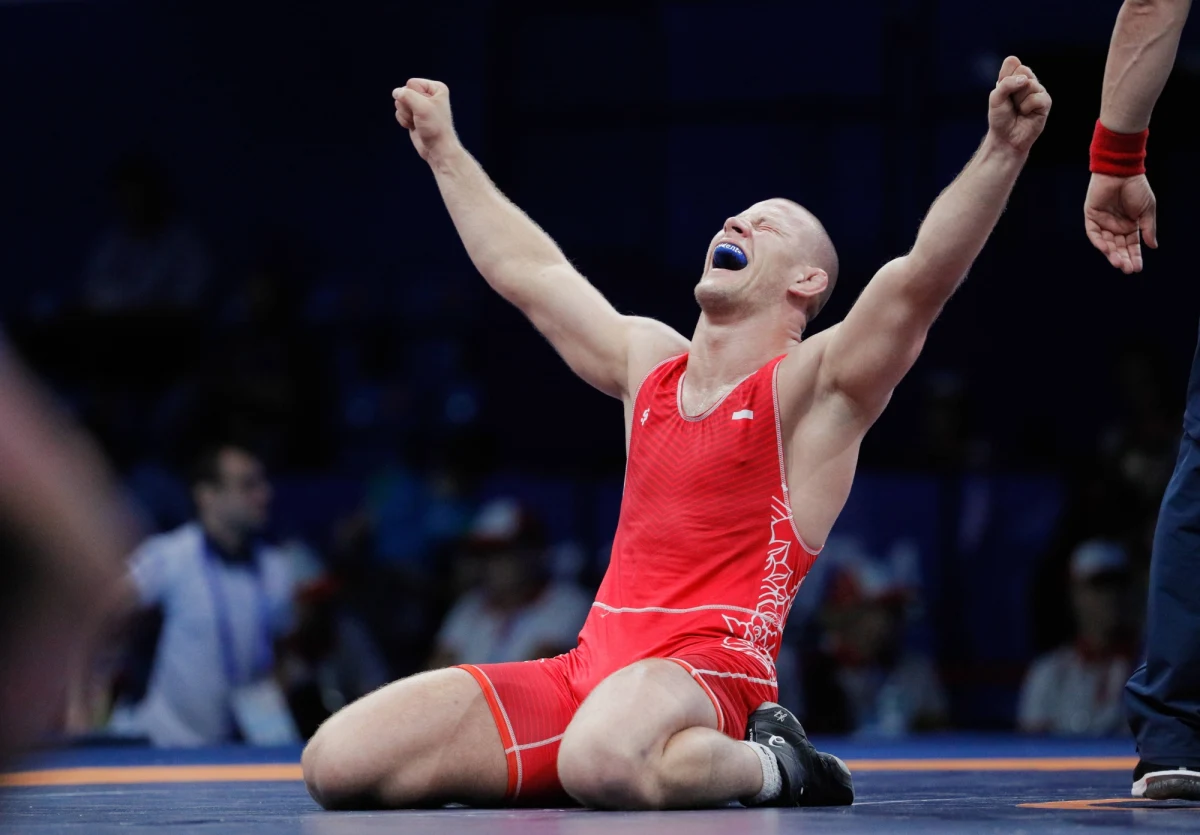 Arkadiusz Kułynycz (RCSZ Olimpijczyk Radom) został w Oslo brązowym medalistą zapaśniczych mistrzostw świata w stylu klasycznym w wadze 87 kg. W decydującym pojedynku Polak położył na łopatki w drugiej rundzie Węgra Istvana Takacsa prowadząc do tego momentu 5:2.