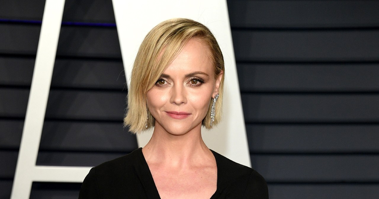 Christina Ricci wyszła za mąż! Hollywoodzka aktorka i stylista fryzur Mark Hampton wzięli ślub w sobotę, 9 października. Gwiazda od razu pochwaliła się tym w mediach społecznościowych.