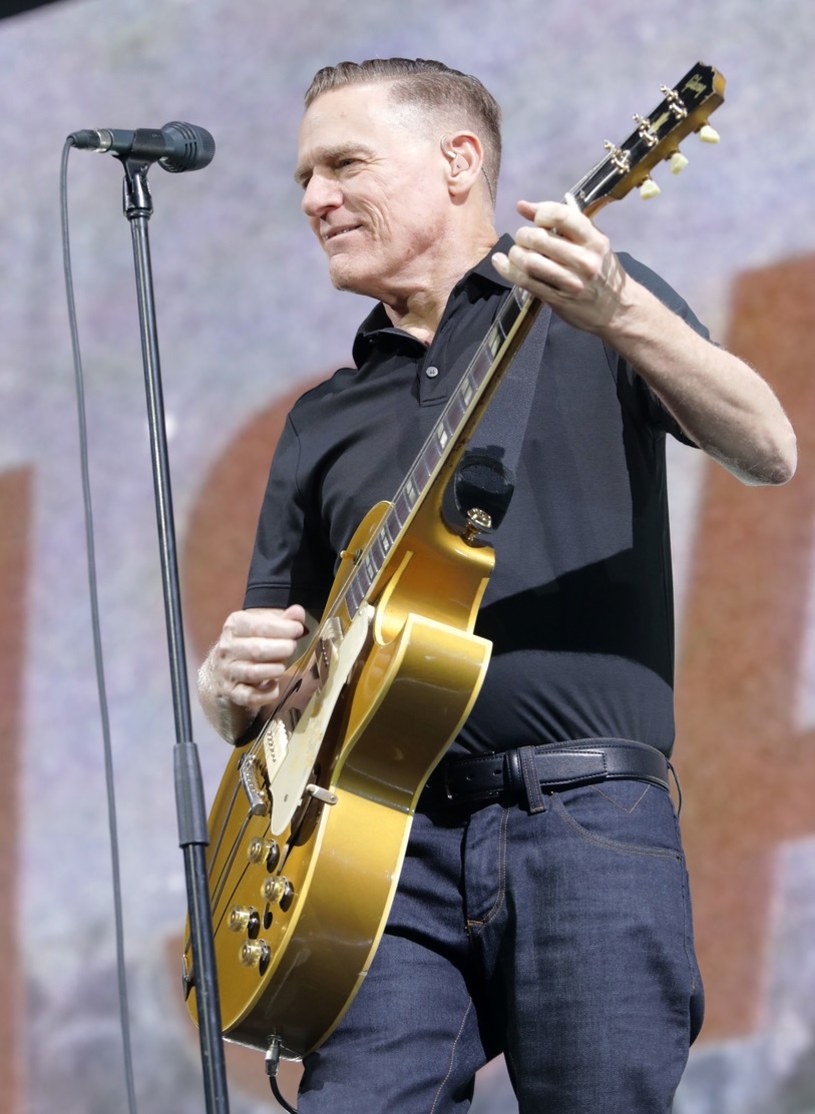 Znany kanadyjski wokalista i muzyk Bryan Adams zapowiedział wydanie nowej płyty "So Happy It Hurts". Do promocji wybrał tytułowy singel.