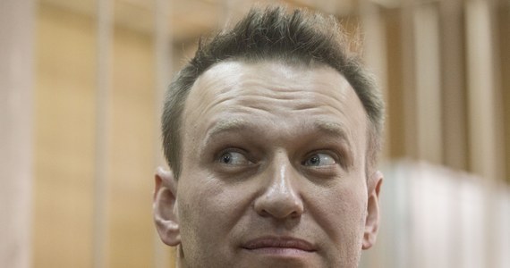 Rosyjskie służby więzienne zakwalifikowały opozycjonistę Aleksieja Nawalnego jako ekstremistę i terrorystę. Jednocześnie wykluczyły go z kategorii więźniów skłonnych do ucieczki. O tej decyzji poinformował w poniedziałek sam Nawalny.