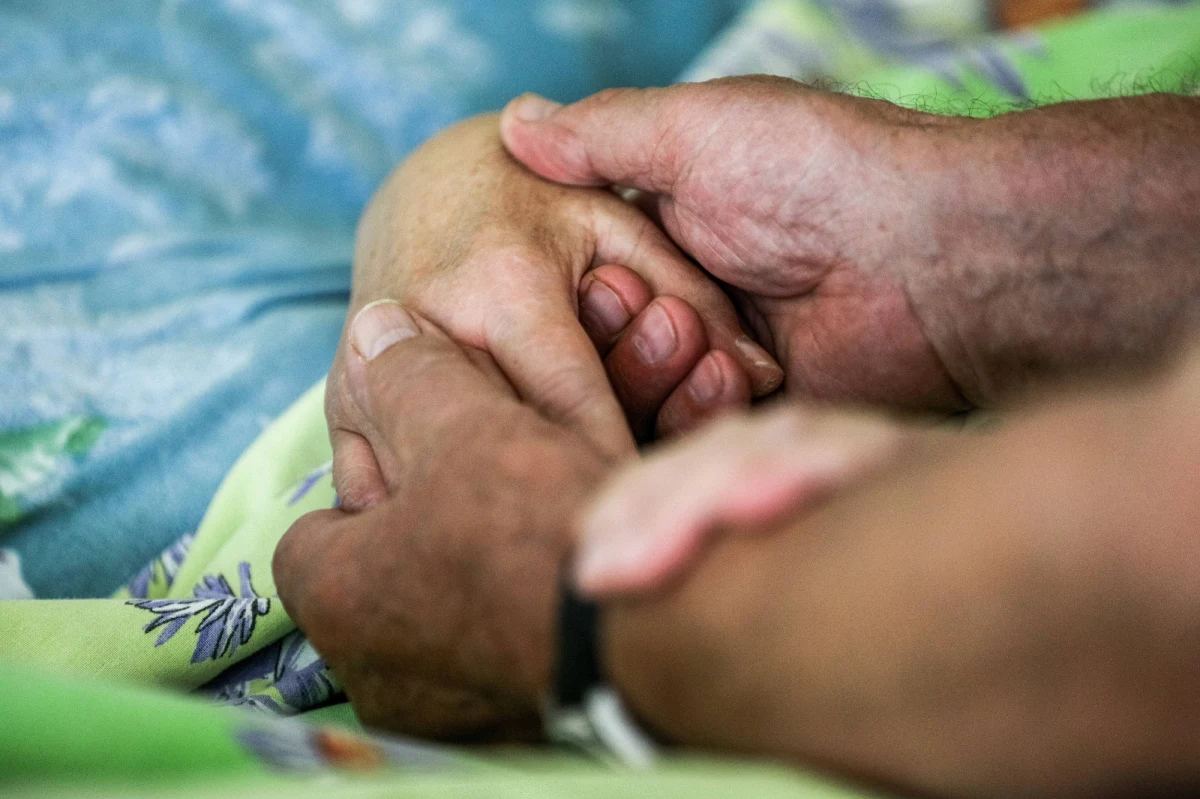 Wizyty w szpitalu, ale tylko dla osób zaszczepionych, ozdrowieńców lub posiadających aktualny i ujemny wynik testu na Covid-19 - takie zasady wprowadziła właśnie klinika na Pomorzanach w Szczecinie.