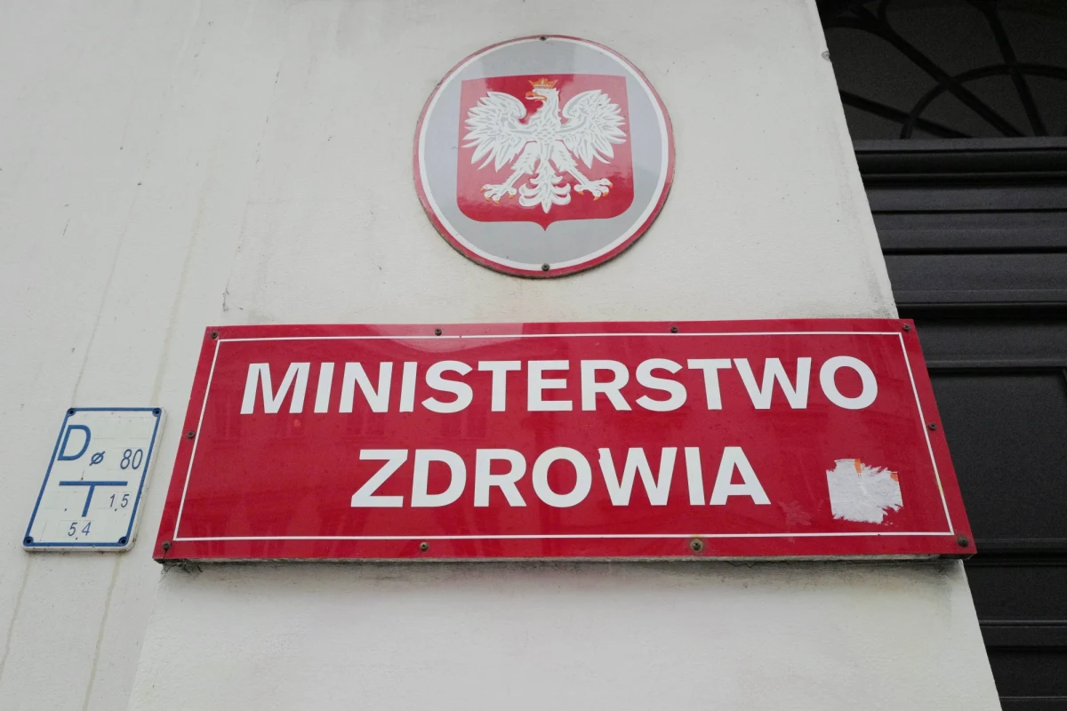 ​Po pobieżnym sprawdzeniu danych przedstawionych przez posła Bosaka okazuje się, że nie są one rzetelne - część z wymienionych przez niego placówek działa, a część jest jedynie zawieszona - oceniło Ministerstwo Zdrowia zarzuty posła Konfederacji dotyczące likwidowania po cichu oddziałów szpitalnych.