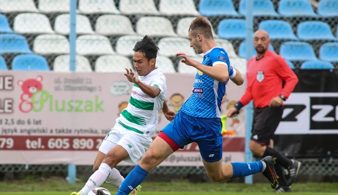 Piłkarz Lechii Gdańsk strzela w eliminacjach w Azji