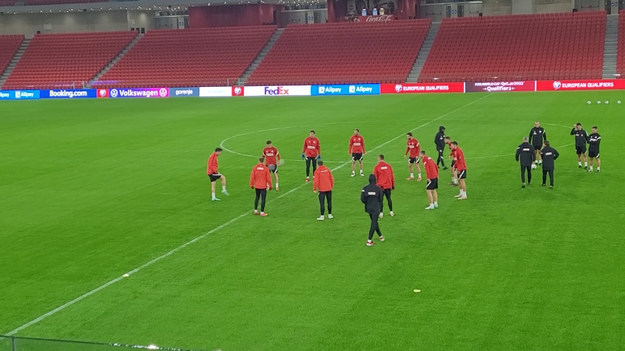 Sesja treningowa reprezentacji Polski przed meczem el. MŚ 2022 z Albanią. 
Już we wtorek o godz. 20:45 mecz eliminacji MŚ Albania – Polska. Transmisja w Polsat Sport Premium 1, Polsat Go Box i TVP 1.