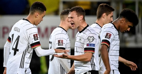 Piłkarze Niemiec, czterokrotni mistrzowie świata, jako pierwsi awansowali z kwalifikacji do przyszłorocznego mundialu w Katarze. Będzie to ich 20. występ w turnieju finałowym. Udział w nim zapewnili sobie wygrywając w Skopje z Macedonią Północną 4:0.