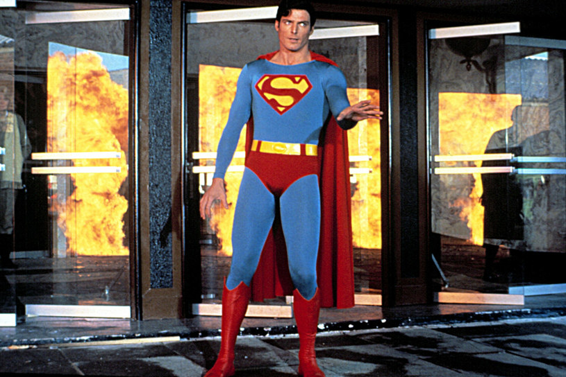 W Dniu coming outu (Coming Out Day), obchodzonym w USA 11 października, wydawnictwo DC Comics ogłosiło, że syn Człowieka ze Stali, Jon Kent, który przejął po ojcu rolę ziemskiego Supermana, jest biseksualistą.