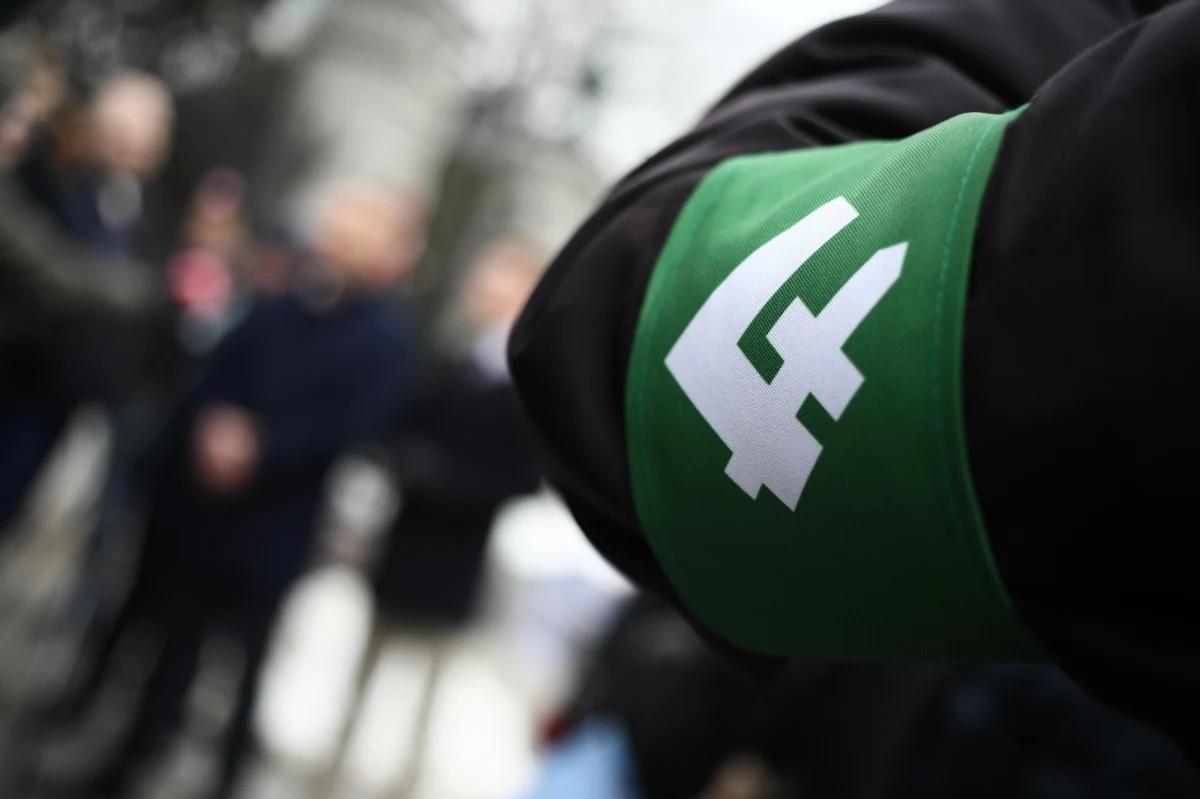 Prokuratura ma już komplet opinii w postępowaniu dotyczącym delegalizacji stowarzyszenia Obóz Narodowo-Radykalny - dowiedział się reporter RMF FM Krzysztof Zasada. Śledczy z Krakowa na wniosek prezydentów Warszawy i Gdańska mają zdecydować, czy wystąpią do sądu o zdelegalizowanie ONR.
