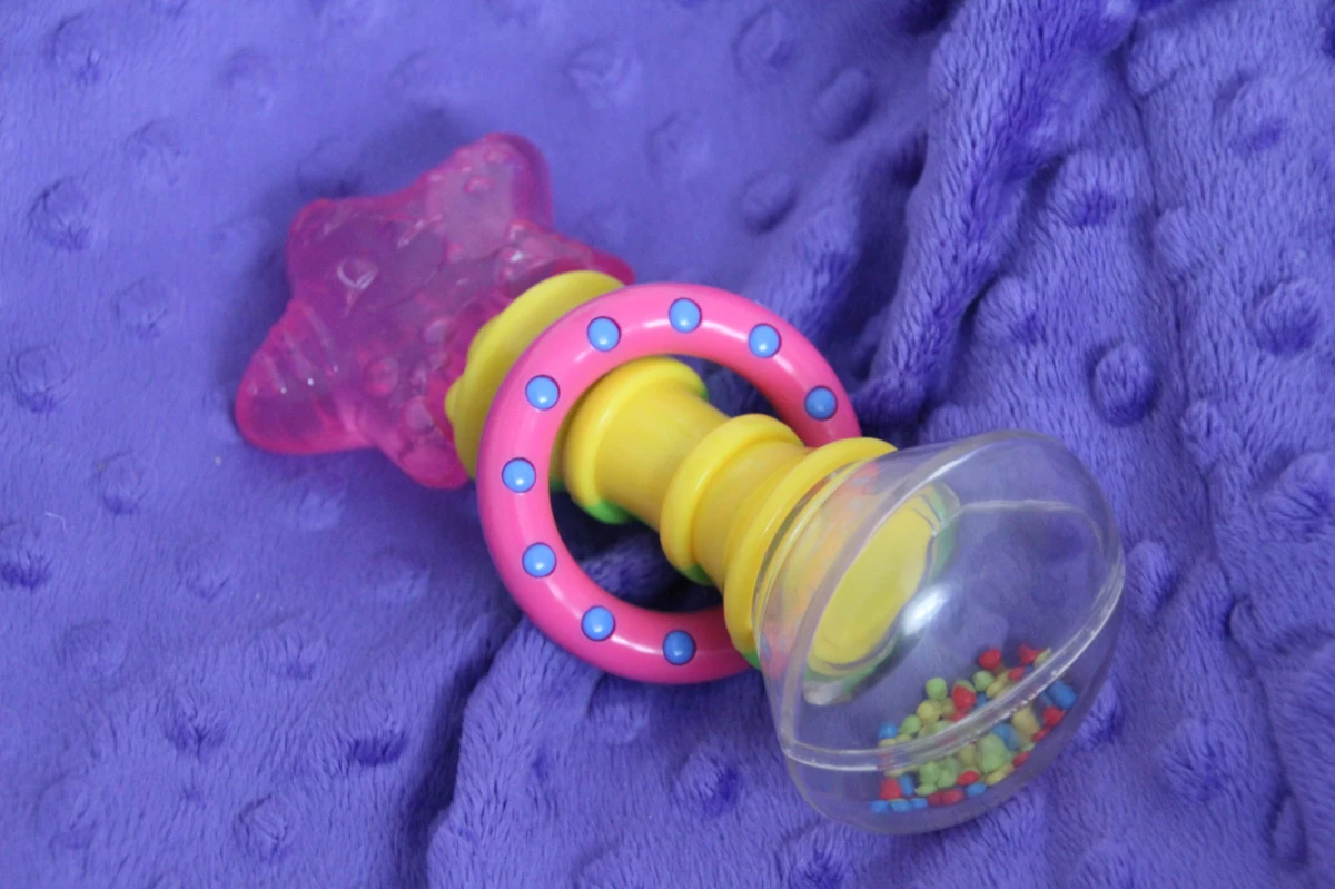 Sąd w Grudziądzu aresztował na trzy miesiące rodziców sześciotygodniowej dziewczynki, która w niedzielę zmarła w Grudziądzu. Rodzice usłyszeli zarzuty. Ojciec podejrzany jest o znęcanie, a matka o narażenie dziecka na utratę życia.