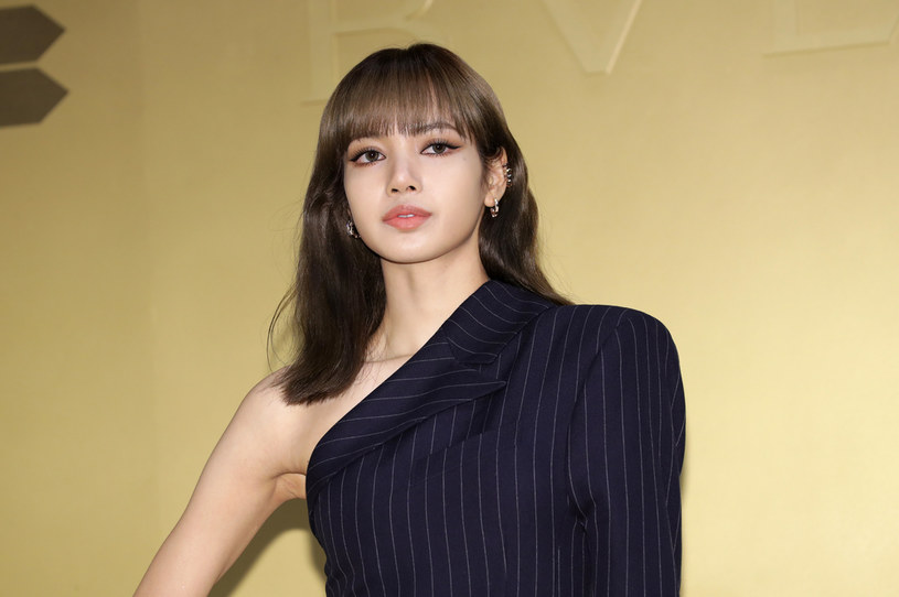 Znana z koreańskiej grupy BLACKPINK wokalistka Lisa ustanowiła nowy rekord Guinnessa. Jej solowy teledysk "Lalisa" w ciągu doby zanotował 73,5 mln odtworzeń. Poprzednim najlepszym wynikiem mogła się pochwalić Taylor Swift z klipem "Me!".