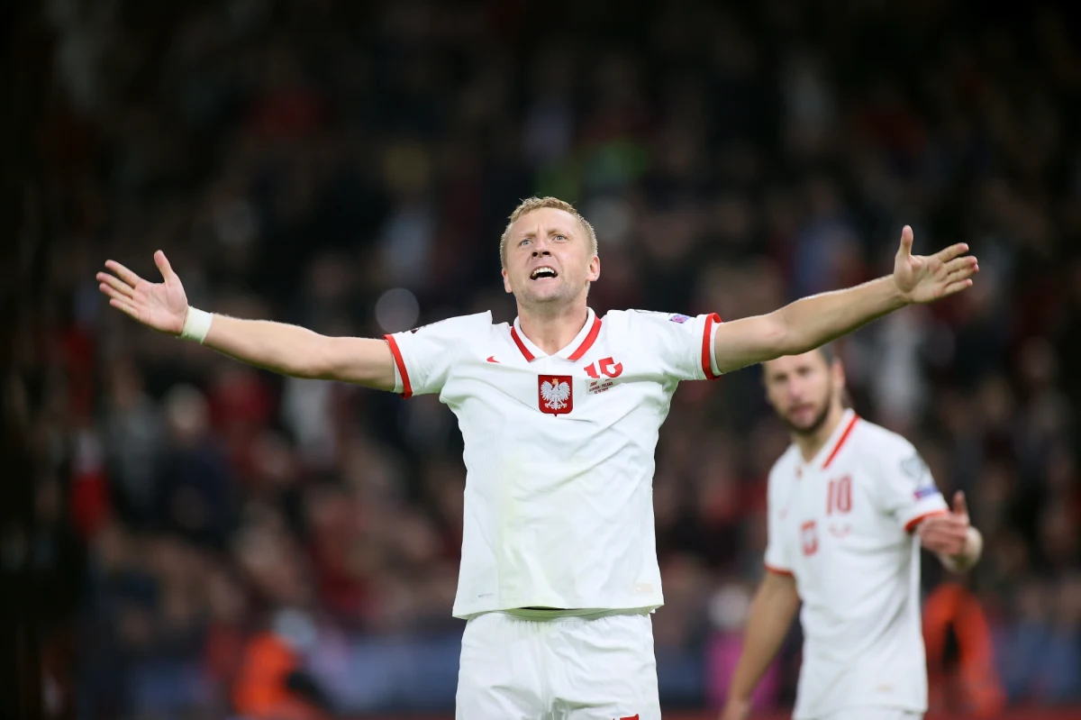 Międzynarodowa Federacja Piłki Nożnej (FIFA) nie znalazła podstaw do wszczęcia postępowania wobec Kamila Glika - poinformował rzecznik Polskiego Związku Piłki Nożnej Jakub Kwiatkowski. Piłkarz reprezentacji Polski był oskarżany przez Anglików o rasistowskie zachowanie wobec Kyle'a Walkera w czasie spotkania Polska - Anglia w ramach eliminacji do mistrzostw świata 2022.