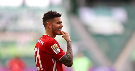 Francuski piłkarz Bayernu Monachium Lucas Hernandez dostał nakaz stawienia się w hiszpańskim sądzie 19 października, a potem odbycia sześciomiesięcznej kary pozbawienia wolności w wybranym przez siebie więzieniu. To kara za złamanie zakazu zbliżania się do żony.