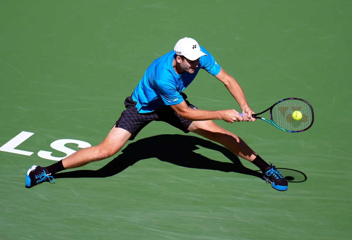 Rozstawiony z numerem 23. Grigor Dimitrow niespodziewanie będzie rywalem Huberta Hurkacza (8.) w ćwierćfinale imprezy ATP rangi Masters 1000 w Indian Wells. Bułgarski tenisista wyeliminował w środę Rosjanina Daniiła Miedwiediewa, turniejową "jedynkę" 4:6, 6:4, 6:3.