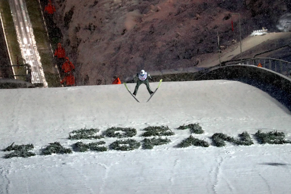 Nie tylko skocznia w Wiśle, ale też w Zakopanem wpuści na trybuny jedynie zaszczepionych kibiców. Chodzi o grudniowe i styczniowe konkursy Pucharu Świata w skokach narciarskich. 