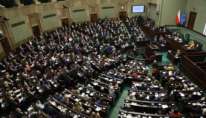 Sejm uchwalił ustawę o budowie muru na granicy