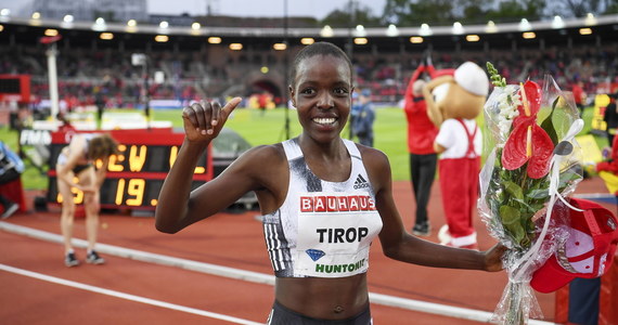 Kenijska policja aresztowała męża biegaczki długodystansowej Agnes Tirop, dwukrotnej brązowej medalistki mistrzostw świata. 25-latka w środę została znaleziona martwa we własnym domu w mieście Iten.