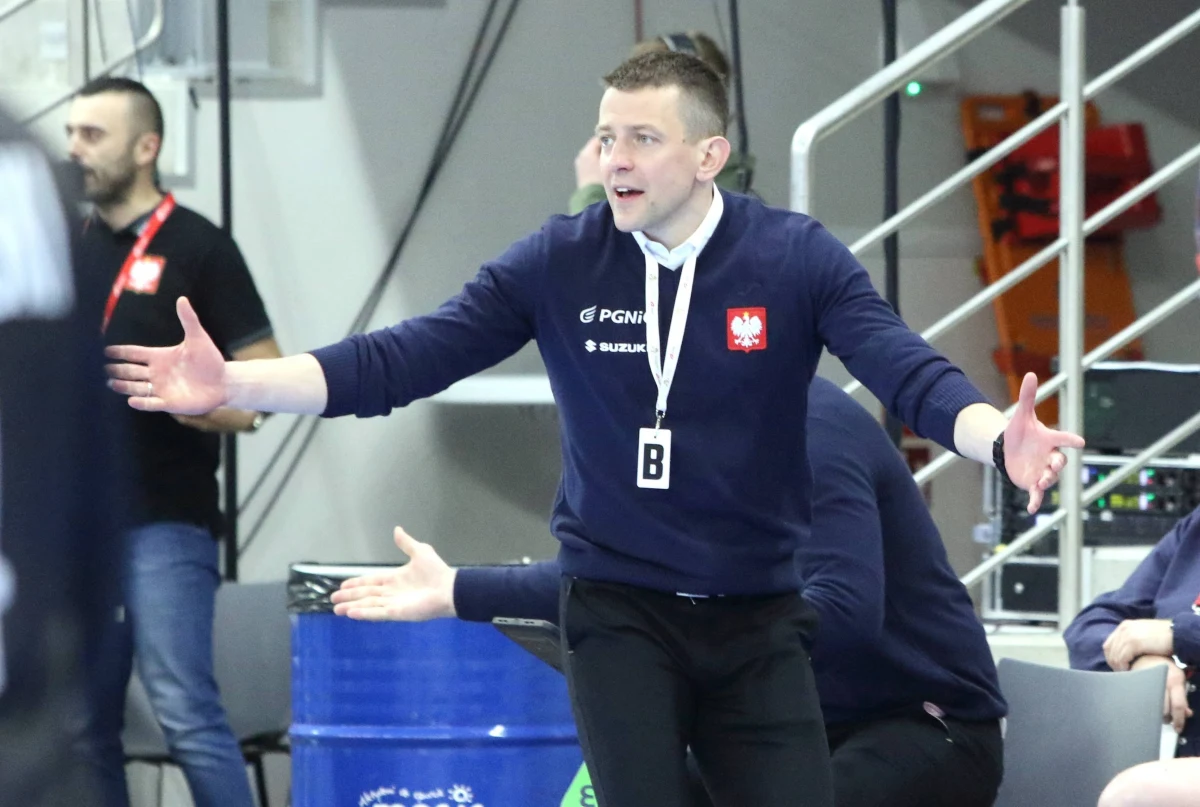 Mistrzostwa świata piłkarzy ręcznych za 2 lata odbędą się w Polsce i Szwecji. Patryk Rombel - selekcjoner kadry naszych szczypiornistów - wierzy, że katowicki Spodek stanie się po tym turnieju także ważnym miejsce dla jego reprezentacji. Będzie tym ważniejsze, jeżeli będziemy wygrywać. Chcemy podtrzymać tradycję, chociażby siatkarzy z tego miejsca, czy pamiętnych meczów naszej kadry z Holandią w eliminacjach mistrzostw Europy – podkreśla Rombel. O mistrzostwach w 2023 roku, ale także o najbliższych planach kadry rozmawiał z nim Wojciech Marczyk z redakcji sportowej RMF FM. 