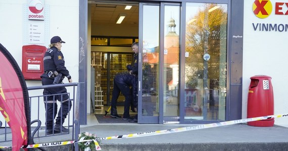 "Pierwsze dni śledztwa wzmacniają hipotezę, że podłożem ataku była choroba" - tak norweska policja mówi o przyczynach środowego ataku w Kongsbergu pod Oslo. Jak przekazali śledczy, 37-letni Duńczyk Espen Andersen Brathen cierpi na chorobę psychiczną. W środę mężczyzna zabił strzałami z łuku pięć osób, a trzy ranił. 