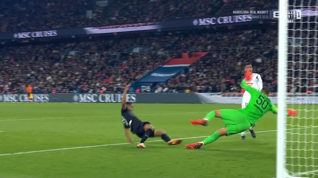 W pierwszym meczu 10. kolejki Ligue 1 PSG pokonało Angers 2-1. Paryżanie musieli radzić sobie m.in. bez Neymara i Leo Messiego. Grał za to Kylian Mbappe, który był kluczową postacią swojego zespołu. Jego asysta i gol z rzutu karnego zapewniły zwycięstwo ekipie z Parc des Princes.
