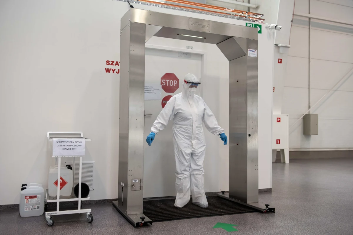 W ciągu ostatniej doby w Polsce odnotowano 3236 nowych zakażeń koronawirusem. Zmarło 44 pacjentów z Covid-19.