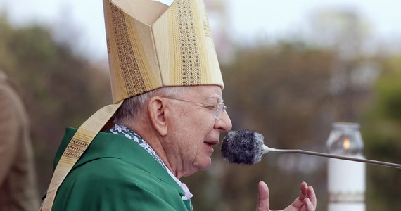 Metropolita krakowski arcybiskup Marek Jędraszewski podczas inauguracji roku akademickiego na Uniwersytecie Papieskim Jana Pawła II w Krakowie wypowiedział się na temat homoseksualistów. Według duchownego "zaprzeczają oni godności własnego człowieczeństwa". 