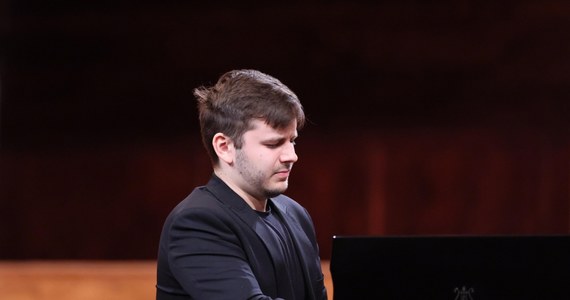 12 pianistów  a wśród nich dwóch Polaków zakwalifikowało się do finału XVIII Międzynarodowego Konkursu Pianistycznego im. Fryderyka Chopina. Jury zdecydowało się na odstępstwo od regulaminu, który dopuszcza w finale udział 10 muzyków. Polskę reprezentowali będą Jakub Kuszlik i Kamil Pacholec. 