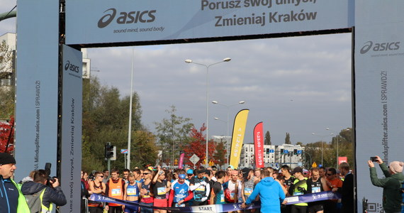 Ukrainiec Witalij Szafar i Monika Jackiewicz zwyciężyli w siódmej edycji Cracovia Półmaratonu Królewskiego. W biegu na dystansie 21,097 km, z metą w Tauron Arenie Kraków, wystartowało 4 186 osób. Zwycięzcy otrzymali od organizatorów nagrody w wysokości 10 tysięcy złotych.

