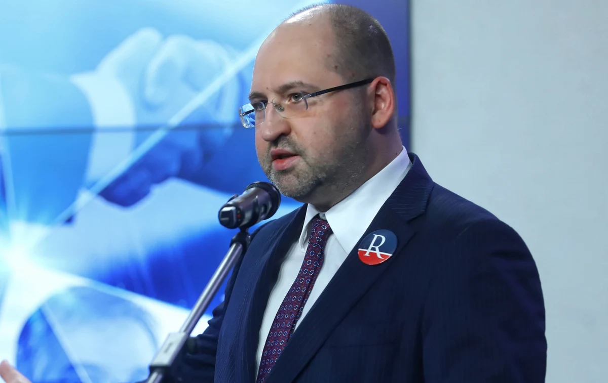 Nie widzę takiej możliwości - powiedział w poniedziałek europoseł i prezes Partii Republikańskiej Adam Bielan, odnosząc się w TVN24 do ewentualnej debaty prezesa PiS Jarosława Kaczyńskiego i lidera PO Donalda Tuska. Według niego przeprosiny Tuska, od których Kaczyński uzależnił udział w debacie, to "kpina".