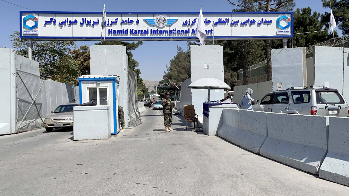 Nie żyją rodzice 13-letniego Fawada, który zagubił się w trakcie sierpniowej ewakuacji z Afganistanu. Chłopiec trafił do domu dziecka razem z innym rówieśnikiem z Afganistanu, który także stracił kontakt ze swoją rodziną w trakcie ucieczki polskimi samolotami.