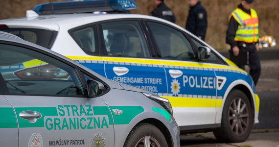 Niemiecka policja domaga się wprowadzenia kontroli na granicy z Polską. Powodem jest coraz większa liczba migrantów, którzy przedostają się za Odrę, przemycani z Białorusi przez Polskę. Inicjatywę policji poparł minister spraw wewnętrznych Horst Seehofer. 