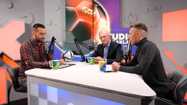 W 11. odcinku programu "Studio Ekstraklasa" gośćmi Sebastiana Staszewskiego byli Franciszek Smuda i Radosław Majewski. Za pośrednictwem wideorozmowy w studiu Interii Sport gościli także bramkarz Lecha Poznań Filip Bednarek i piłkarz Piasta Gliwice Damian Kądzior oraz ekspert sędziowski Łukasz Rogowski. W każdym odcinku eksperci podsumowują najciekawsze wydarzenia kolejki PKO Bank Polski Ekstraklasy. Oglądaj w każdy poniedziałek o 20:00 NA ŻYWO w Interii! Partnerem projektu jest PKO Bank Polski.
