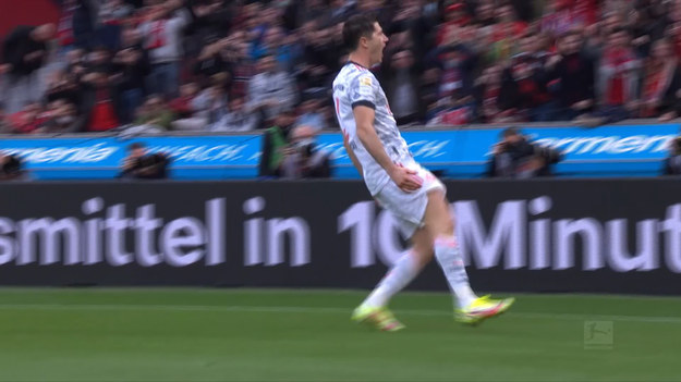 Skrót meczu Bayer Leverkusen - Bayern Monachium  (1-5) w 8. kolejce Bundesligi. Robert Lewandowski rozegrał 64 minuty i zdobył dwie bramki.