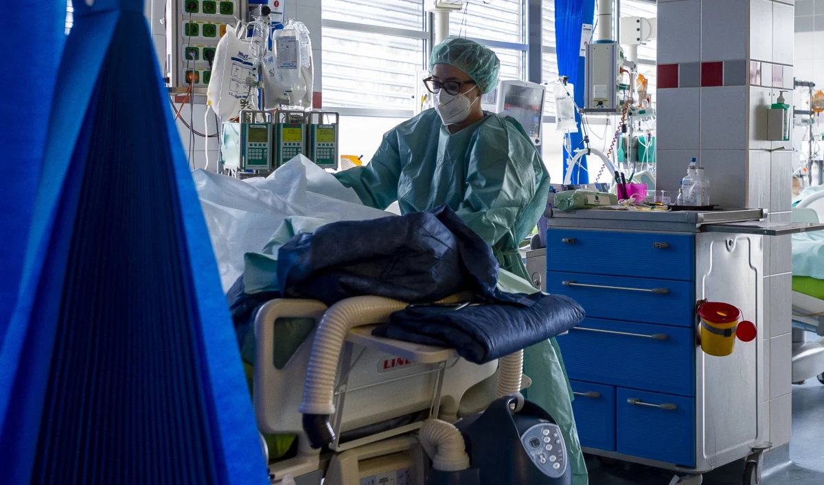 Minionej doby odnotowano 3931 nowych zakażeń koronawirusem w Polsce. Zmarły 64 osoby - poinformowali przedstawiciele Ministerstwa Zdrowia. 