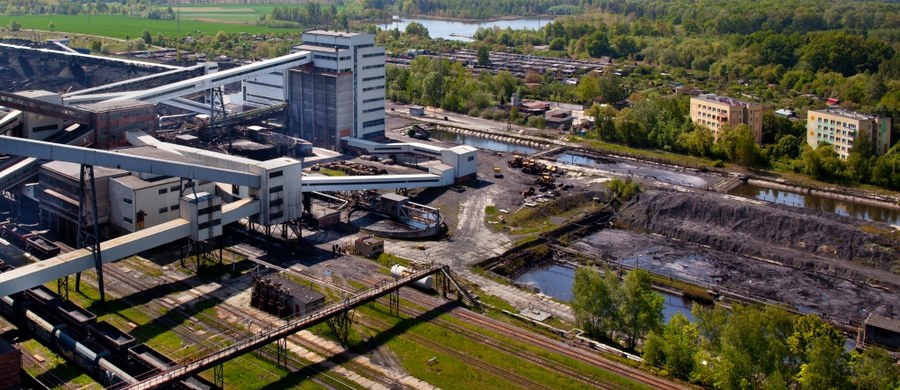 W kopalni Knurów-Szczygłowice trwa akcja przeciwpożarowa po wykryciu zadymienia w podziemnych wyrobiskach. Nikt nie został poszkodowany. 