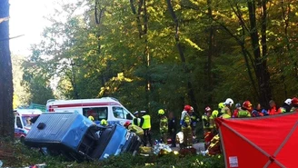 Małopolskie. Wypadek busa z osobami niepełnosprawnymi. Jedna ofiara