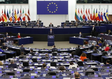 Debata w PE. "Trybunał Konstytucyjny przykłada siekierę do korzeni jedności UE" [ZAPIS RELACJI]