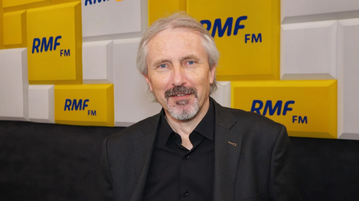 „Ani czynniki ekonomiczne, ani postawa obywateli nie legitymizują polexitu. Nawet jeżeli jakiś nieodpowiedzialny polityk miał na to ochotę, to nie byłoby takiej możliwości” – przekonywał w Popołudniowej rozmowie w RMF FM politolog, prof. Rafal Chwedoruk. Dodał także, że w Polsce nie ma czynników sprzyjających polexitowi, jak te, które spowodowały brexit. 